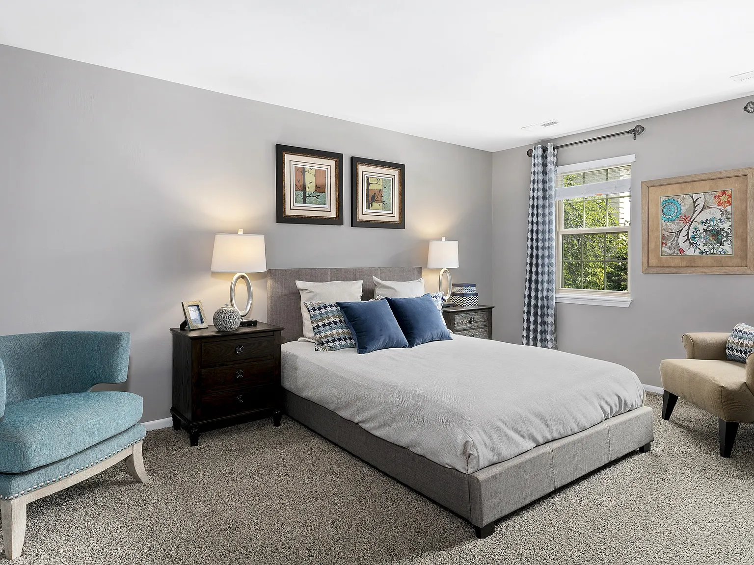 Versailles Apartments — Photo 4