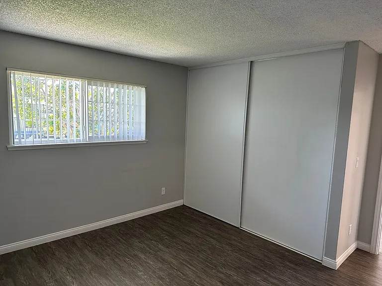 Villa Del Sol Apartments — Photo 112