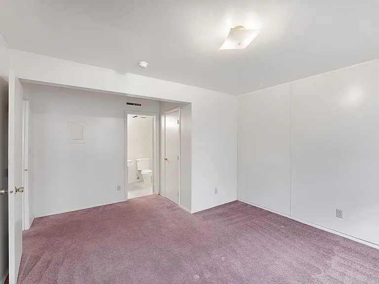 Sherwood Forest Apartments — Photo 51