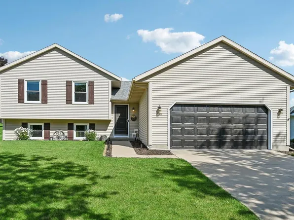 800 Brookview Trail, Mount Horeb, WI 53572