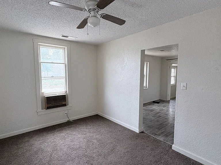501 E 3rd St — Photo 14