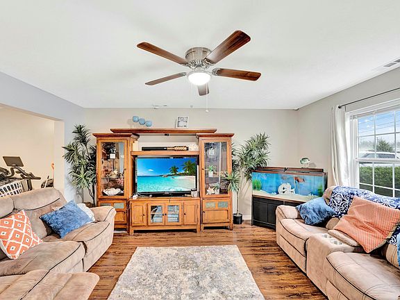 4th image of 134 Eagle Nest Dr