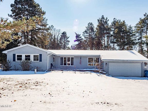 3rd image of 164 Thelma Dr
