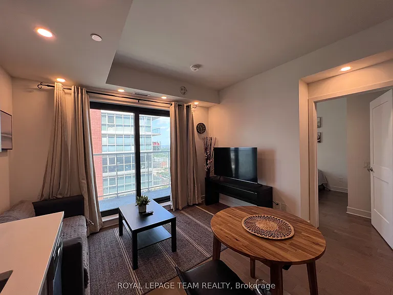 180 George St #1904 — Photo 13