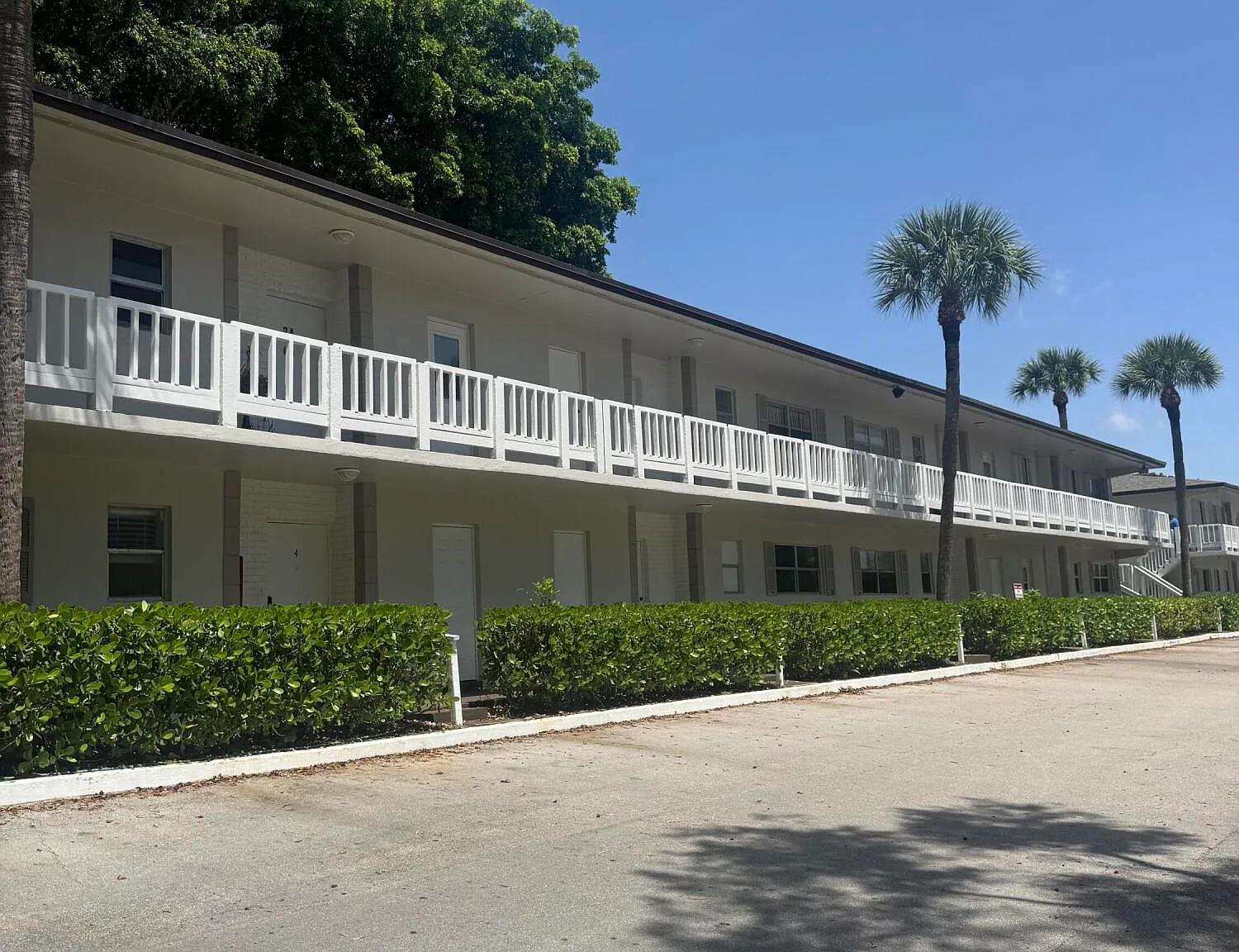 2 bed, 1.0 bath, 840 sqft, $1,800 — Photo 3