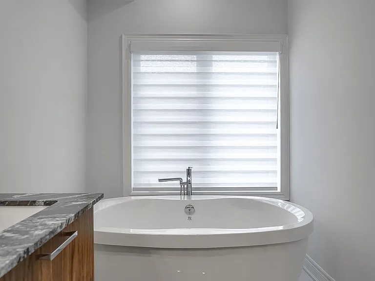 9480 Bayview Ave #4A — Photo 16
