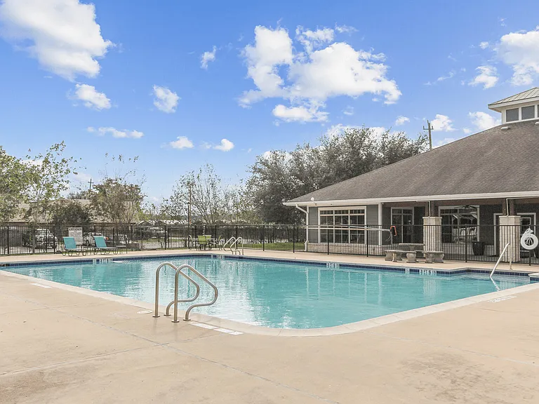 The Villas at Shaver Apartments — Photo 1
