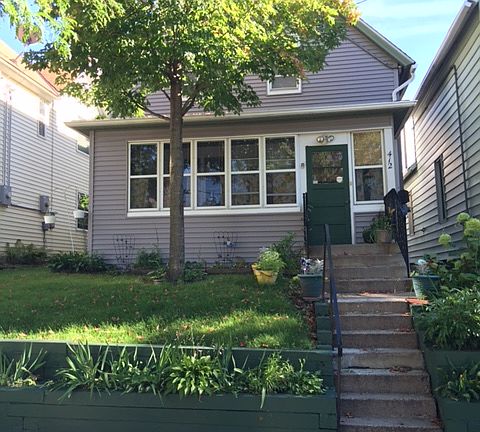 2nd image of 412 19th Ave NE