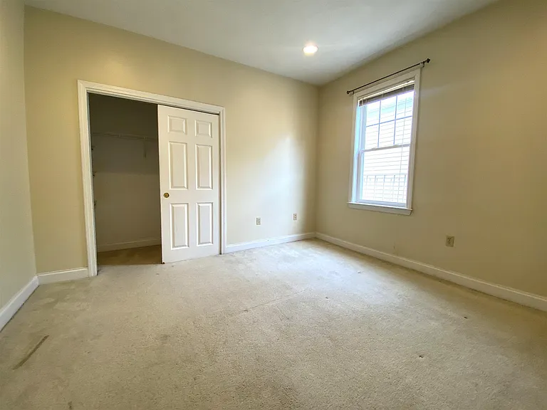 466 Green St #3 — Photo 6