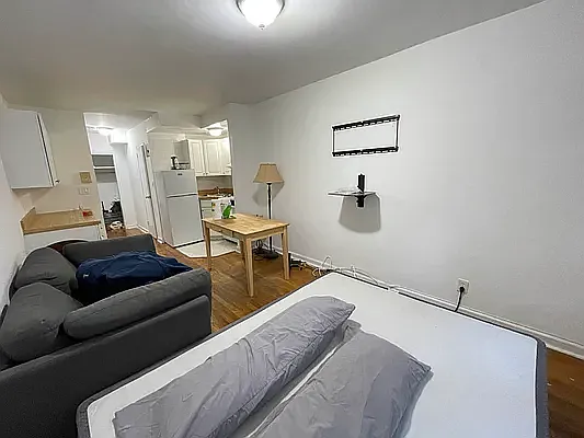 Rented by KNOCKKNOCK LLC | media 3