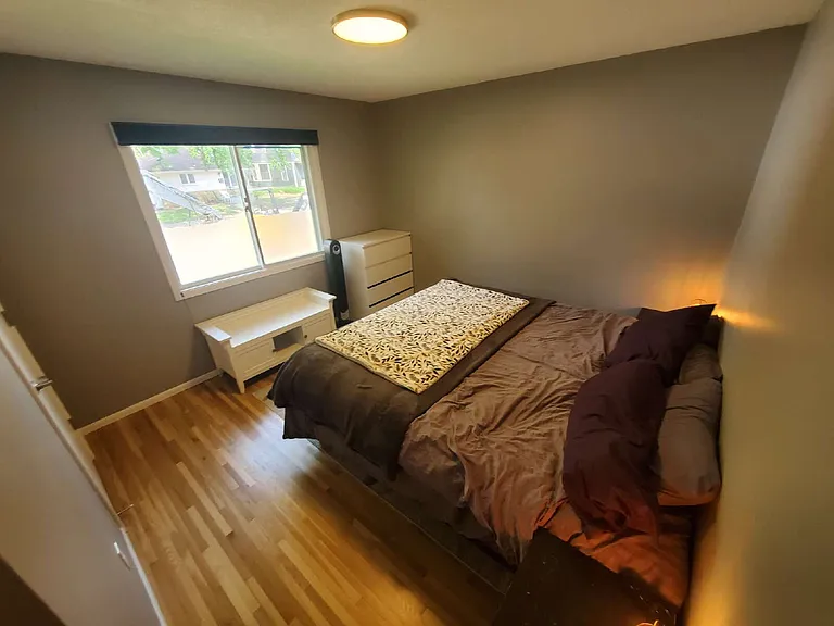 741 Monroe St NE — Photo 5