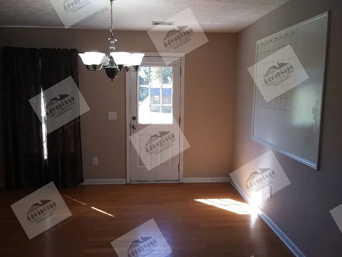 3 bed, 2.0 bath, 1534 sqft, $1,700 — Photo 4