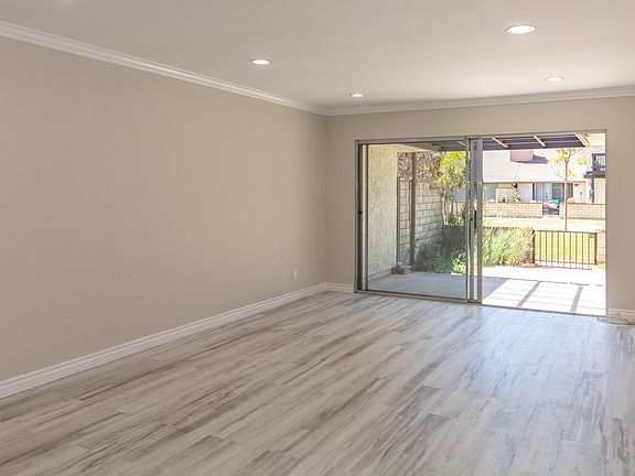 4th image of 363 Viejo Dr
