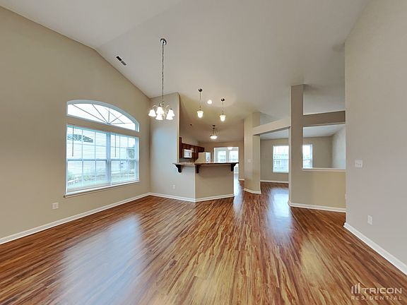 3rd image of 1449 Colony Park Dr