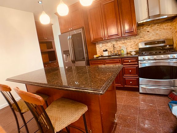 5th image of 23-28 28th St #1