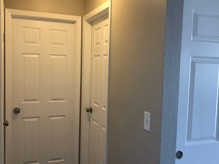 Top Unit Available! 2 Bed 1 Bath Condo — Photo 12