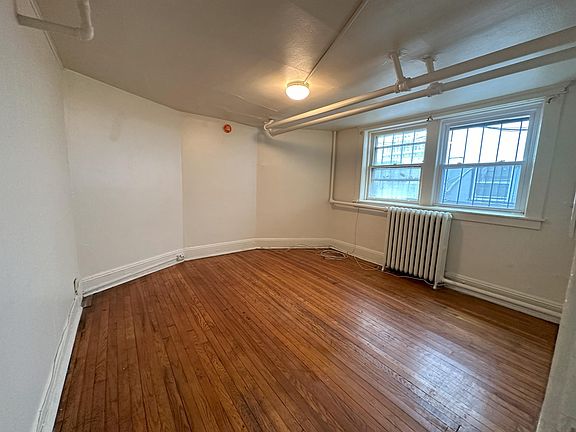 3rd image of 917 Park Ave #7