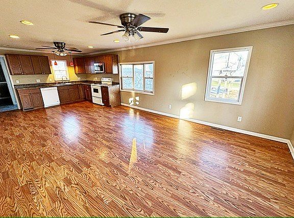 5th image of 3118 9th Ave S
