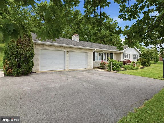 3rd image of 11141 Lincoln Way W