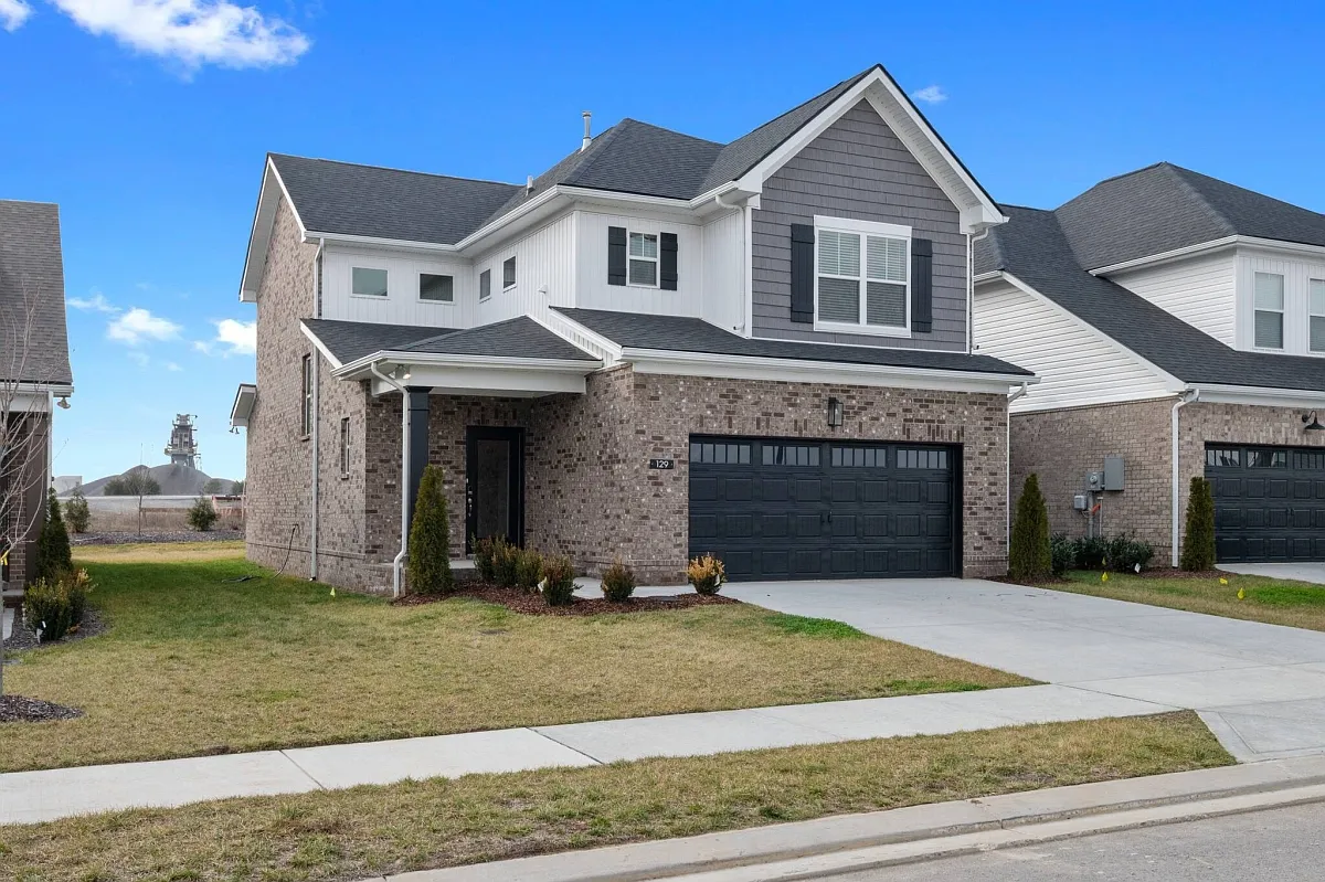 3 bed, 2.5 bath, 2155 sqft, $5,990 — Photo 4