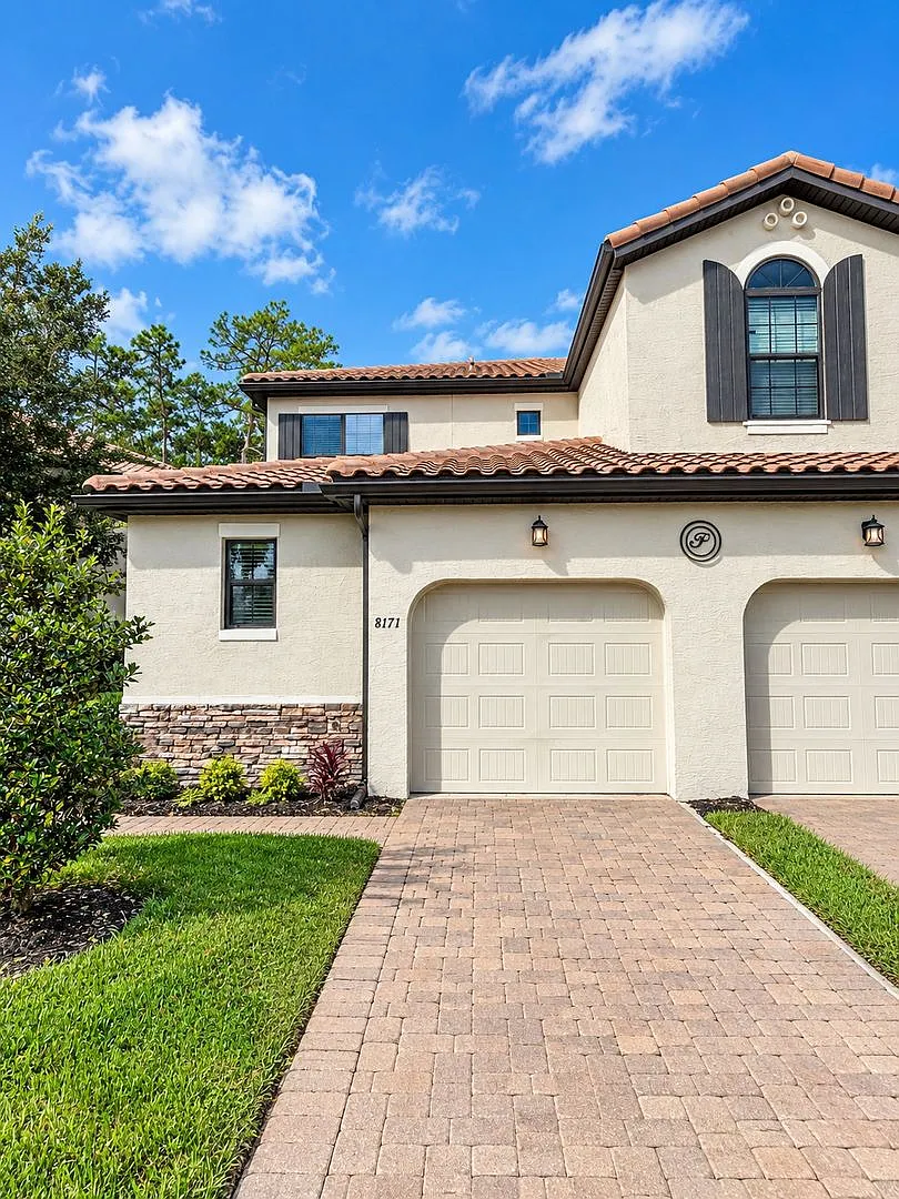 Resort-Style Luxury Townhome with Two Private Suites Minutes from Disney! — Photo 1