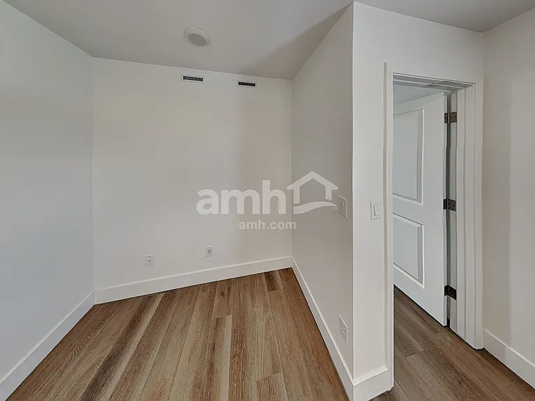 11122 Magallanes St — Photo 6