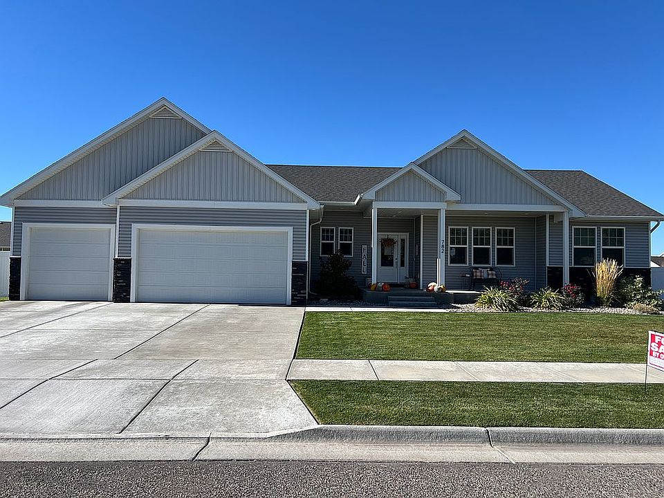 1st image of 782 Boxwood Dr