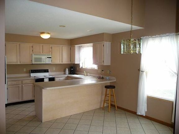 5th image of 741 Midway Dr
