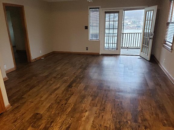 4th image of 4522 Kanawaha Ave