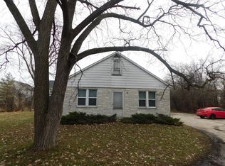 1N233 Gary Ave, Carol Stream, IL 60188