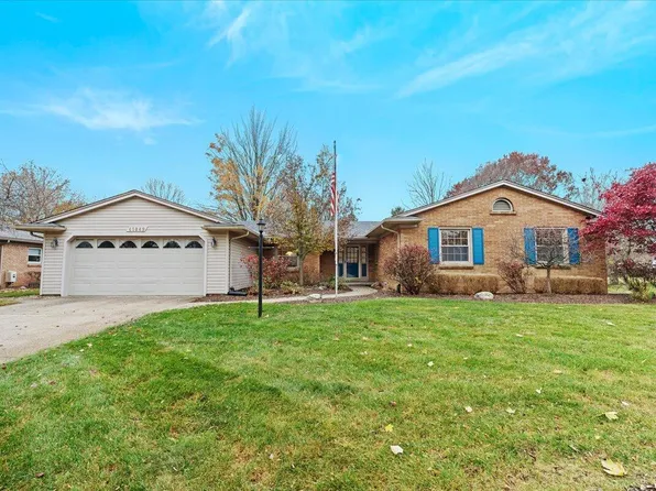 41849 Banbury Rd, Northville, MI 48168
