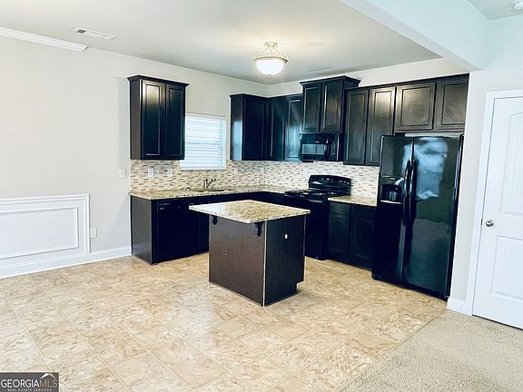 4th image of 112 Leland Ln