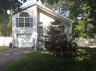 112 Auborn Ave, Shirley, NY 11967