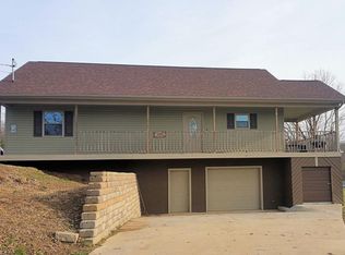 657 Mill Branch Rd, Belpre, OH 45714