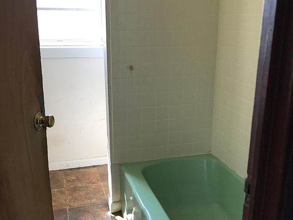 4th image of 1613 Odeon Ave