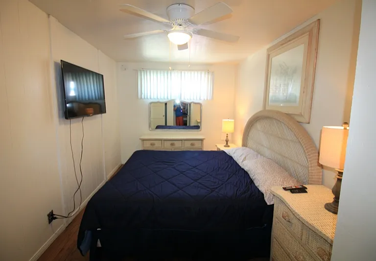 728 Venice Ct — Photo 5
