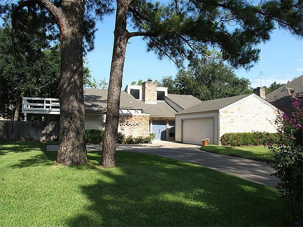 8327 Tiger Ln, Houston, TX 77040 | Zillow