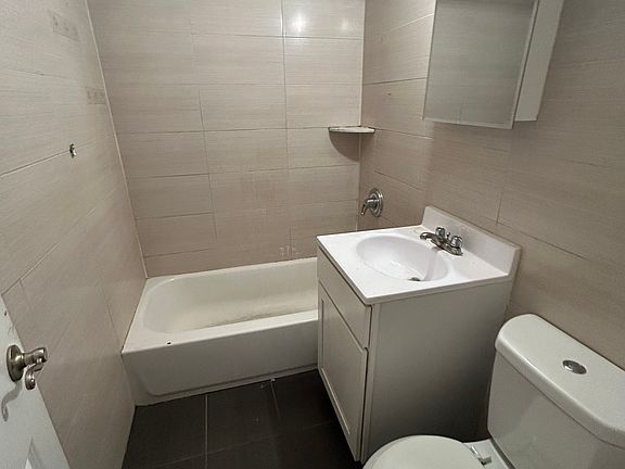 5th image of 18016 Wexford Ter APT 4C