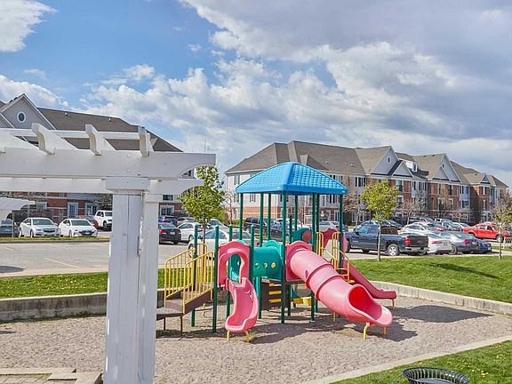 5th image of 90 Aspen Springs Dr Unit 207
