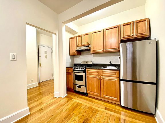 3rd image of 504 E 79th St #2V
