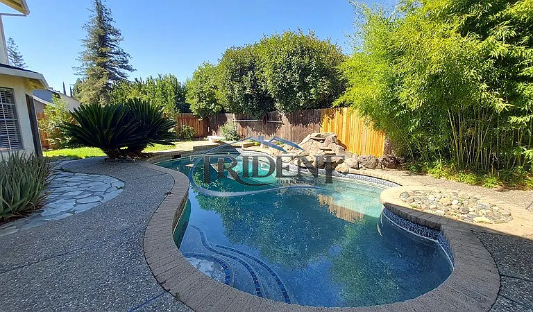 1744 Greengate St — Photo 23