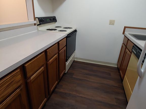 2nd image of 1875 Turner Blvd APT E