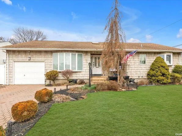 672 Morton Avenue, Franklin Square, NY 11010