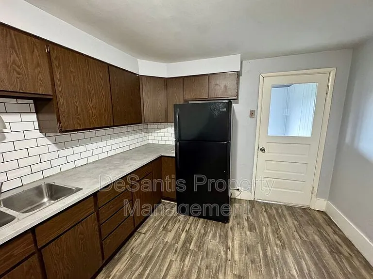 1810 Brownsville Rd #2 — Photo 24