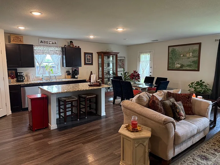 100 N Creek Dr — Photo 11