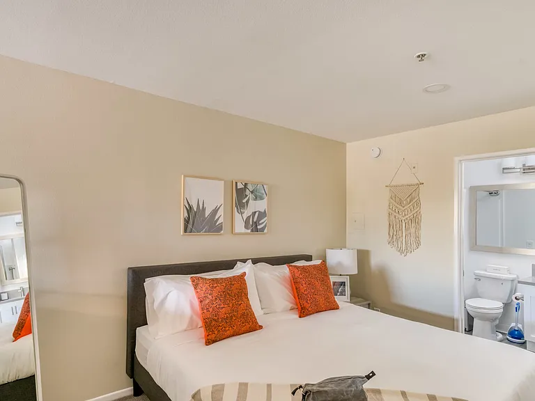 1223 Federal Ave — Photo 61