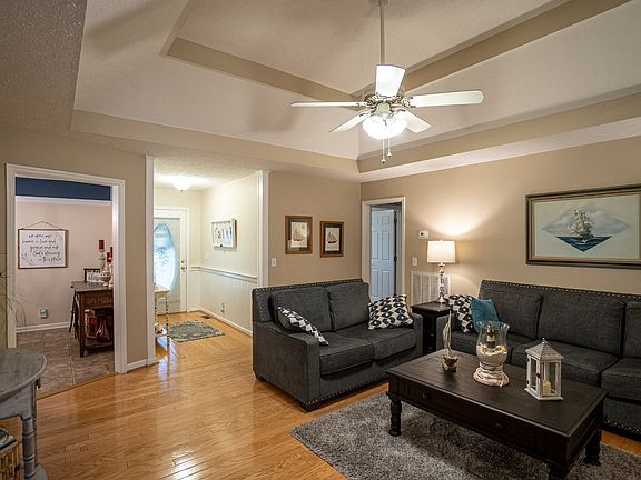 4th image of 103 Orchard Park Dr