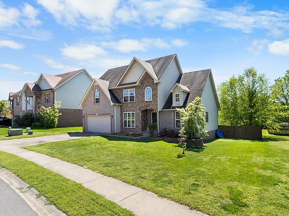 5th image of 889 E Accipiter Cir