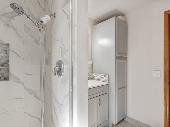 9423 NE Woodridge St