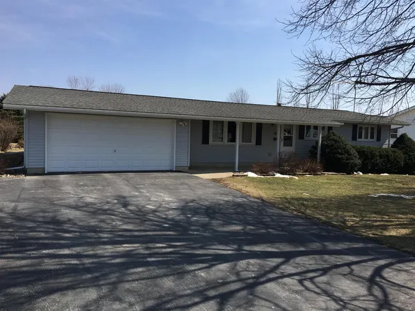 108 N Washington St, Wellsburg, IA 50680